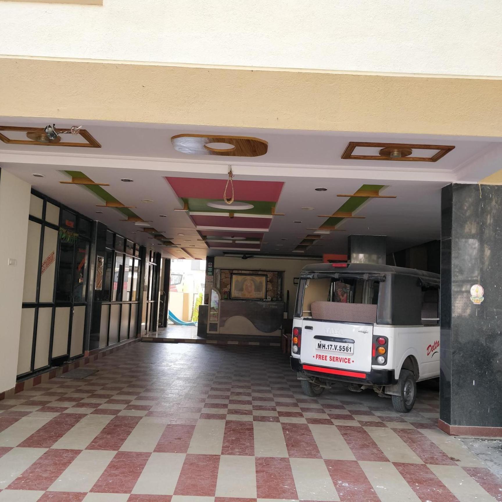 Hotel Delta Executive Shirdi Luaran gambar